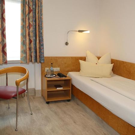 Hotel Zum Weissen Roessel Walldorf  Eksteriør billede