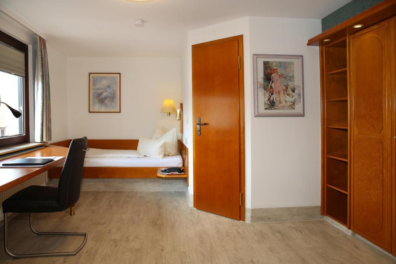 Hotel Zum Weissen Roessel Walldorf  Eksteriør billede