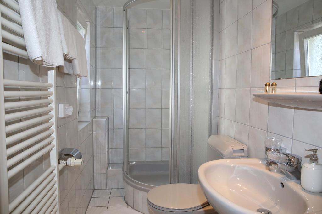 Hotel Zum Weissen Roessel Walldorf  Eksteriør billede